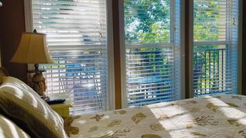 House, Multiple Beds, Patio, Ocean View (Beau Clair-123) | 2 bedrooms, individually decorated, individually furnished, bed sheets