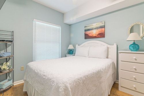 Beachview Condo at Legacy Tower 2 -1006 - Fully Furnished 2 Bedroom 2 Bath