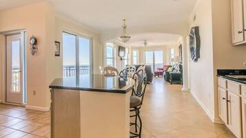 Condo, Multiple Beds, Pool Access, Ocean View (Legacy Tower I 1101) | Interior