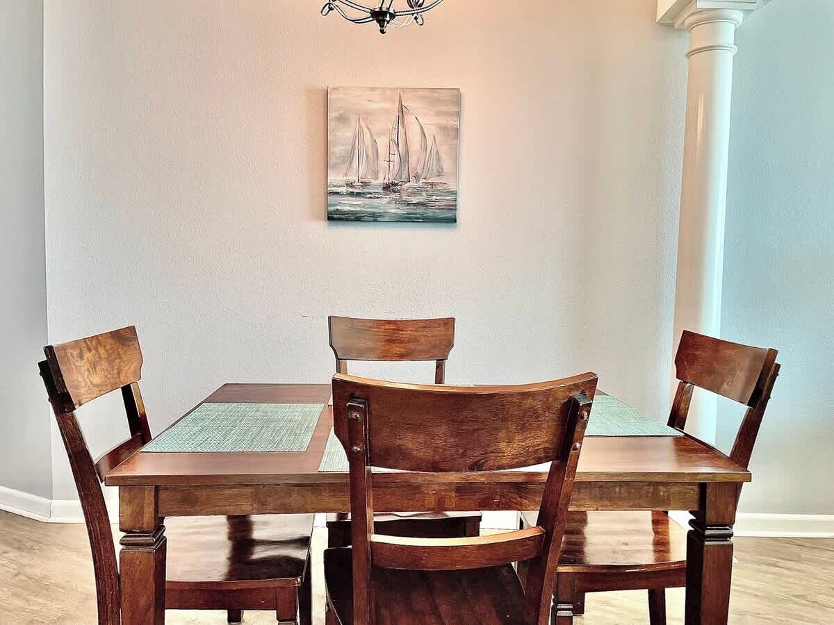 Condo, Multiple Beds, Pool Access, Ocean View (Legacy Tower II 1104) | Dining