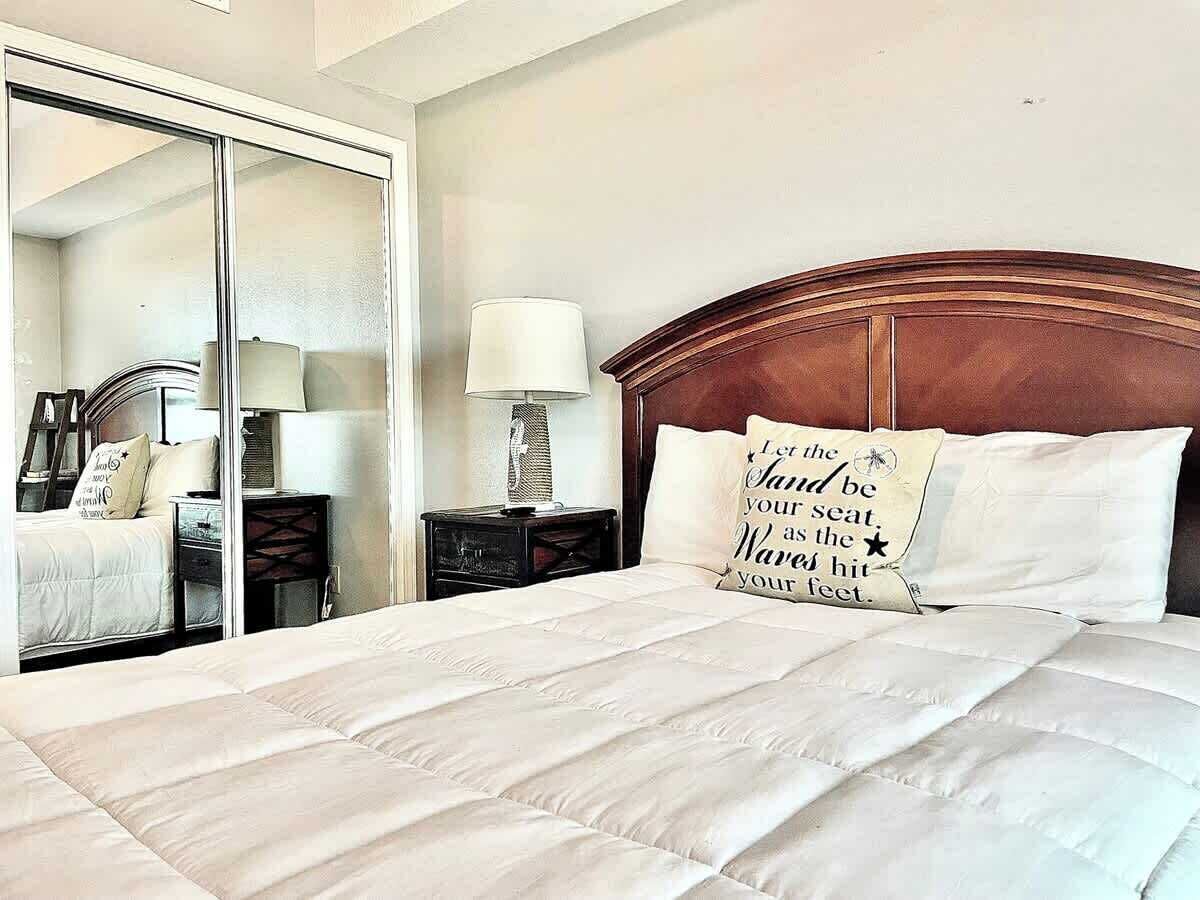 2 bedrooms, individually decorated, individually furnished, bed sheets