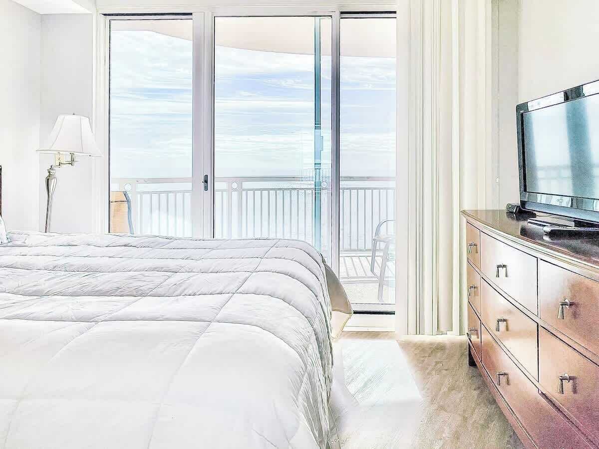 Condo, Multiple Beds, Pool Access, Ocean View (Legacy Tower II 1104) | 2 bedrooms, individually decorated, individually furnished, bed sheets
