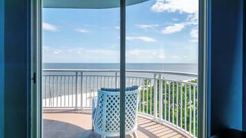 Condo, Multiple Beds, Pool Access, Ocean View (Legacy Tower 2 -809) | Interior
