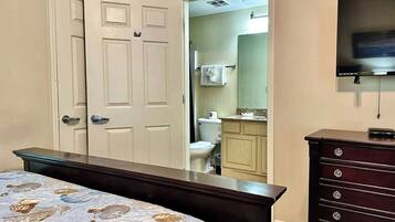Condo, Multiple Beds, Pool Access, Ocean View (Legacy Tower II 0809) | 3 bedrooms, individually decorated, individually furnished