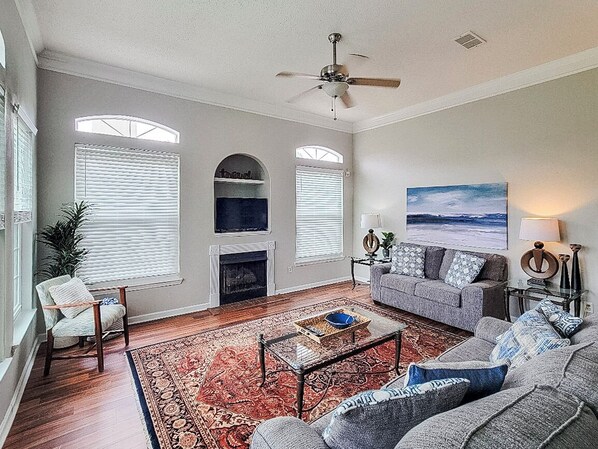 別墅, 多張床, 庭院, 海灘景觀 (Legacy Villa 1306) | 起居區