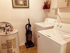 Biệt thự, nhiều giường, sân hiên, quang cảnh bãi biển (Legacy Villa 1306) | Giặt ủi