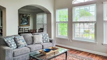 Villa, Multiple Beds, Patio, Beach View (Legacy Villa 1306) | Living area