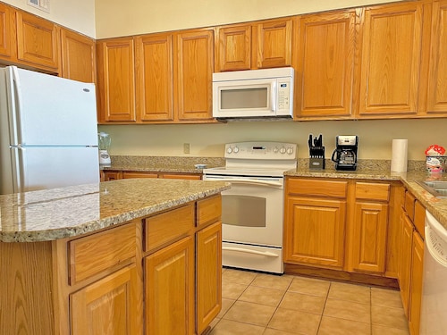 Beachview Condo in Legacy Tower 1-1004 - Fully Furnished 3 Bedroom 2 Bathroom