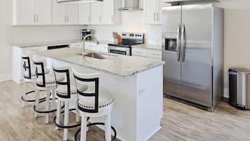 Rumah, Beberapa Tempat Tidur, patio, pemandangan samudra (Seaside Bliss) | Dapur pribadi