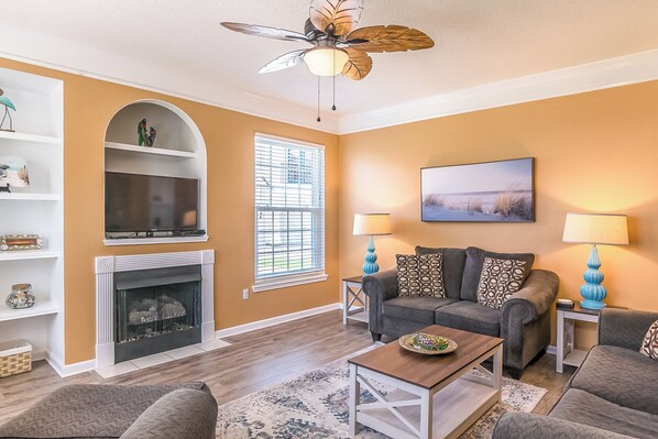 別墅, 多張床, 庭院, 海灘景觀 (Legacy Villa 1702) | 起居區