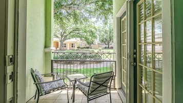 Villa, Multiple Beds, Patio, Beach View (Legacy Villa 1702) | Interior
