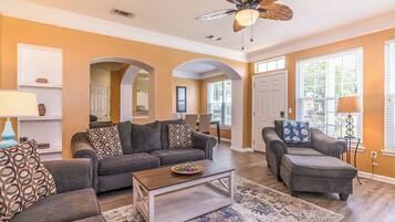 Vila, Beberapa Tempat Tidur, patio, pemandangan pantai (Legacy Villa 1702) | Area keluarga