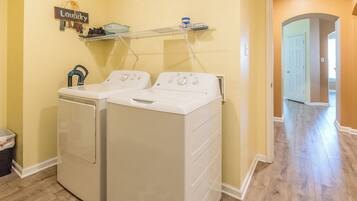 Villa, Multiple Beds, Patio, Beach View (Legacy Villa 1702) | Interior