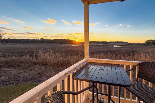Waterfront Condo at Harbor Landing G02 - Relax in Beautiful Ocean Springs