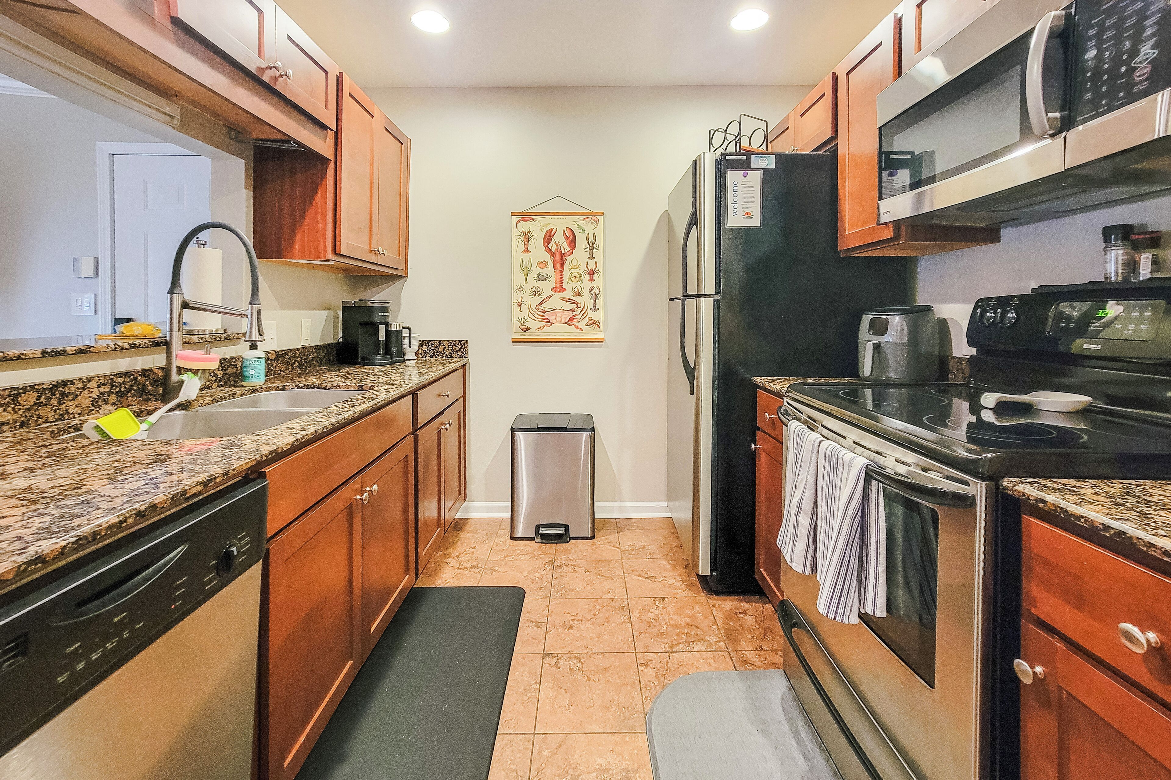 Condo, Multiple Beds, Hot Tub, Beach View (Harbor Landing G02) | Private kitchen