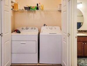 Condo, Multiple Beds, Hot Tub, Beach View (Harbor Landing G02) | Laundry