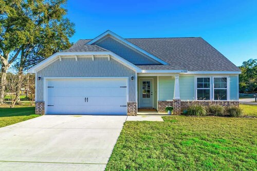 Brand New, Fully Furnished 3 Bedroom, 3 Bathroom Home in Ocean Springs!