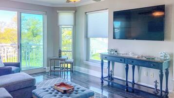 Condo, Multiple Beds, Pool Access, Ocean View (Legacy Tower 2 -309) | Living area