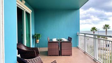 Kondominium, Beberapa Tempat Tidur, akses ke kolam renang, pemandangan samudra (Legacy Tower 2 -309) | Pemandangan dari kamar