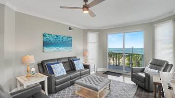 Condo, Multiple Beds, Beach View (Legacy Tower II 0309) | Living area