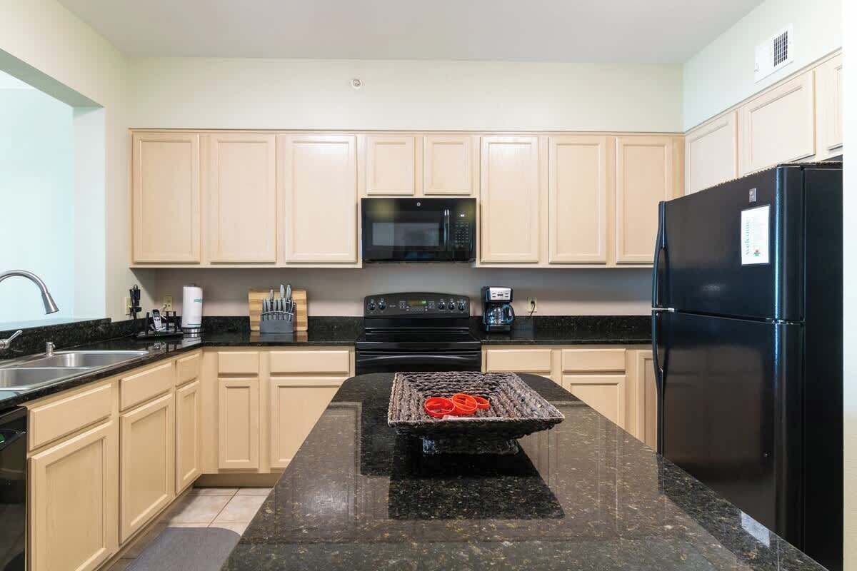 Condo, Multiple Beds, Pool Access, Ocean View (Legacy Tower I 0405) | Private kitchen