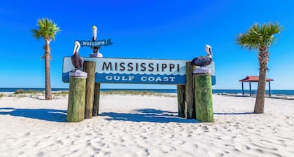 Legacy Villa 602 - 3 Bedroom 2 Bath Condo - Quiet Beachside Neighborhood