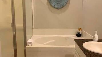 Villa, Multiple Beds, Patio, Beach View (Legacy Villa 0602) | Bathroom | Towels