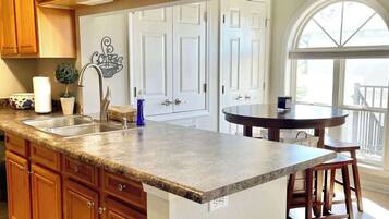 House, Multiple Beds, Patio, Ocean View (Beau Clair 148) | Private kitchen