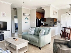 House, Multiple Beds, Patio, Ocean View (Beau Clair 148) | Living area