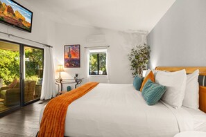 2 bedrooms, desk, iron/ironing board, WiFi