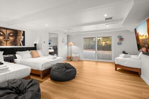 5 bedrooms, desk, iron/ironing board, travel crib