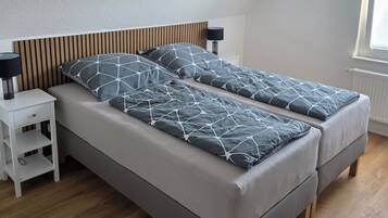 1 Schlafzimmer, Reisekinderbett, kostenloses WLAN, Bettwäsche