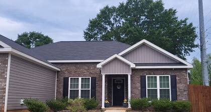 3/2br spacious fenced home with garage in kathleen