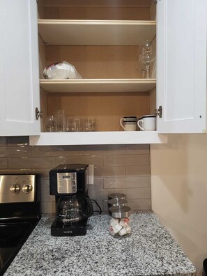 Private kitchen - 3/2br spacious fenced home with garage in kathleen (Kathleen)