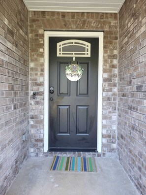 Exterior detail - 3/2br spacious fenced home with garage in kathleen (Kathleen)