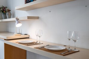 Room (A923 (Zona2)) | Private kitchen - 1 Minuto Da Praia De Copacabana | A923 (Rio de Janeiro)