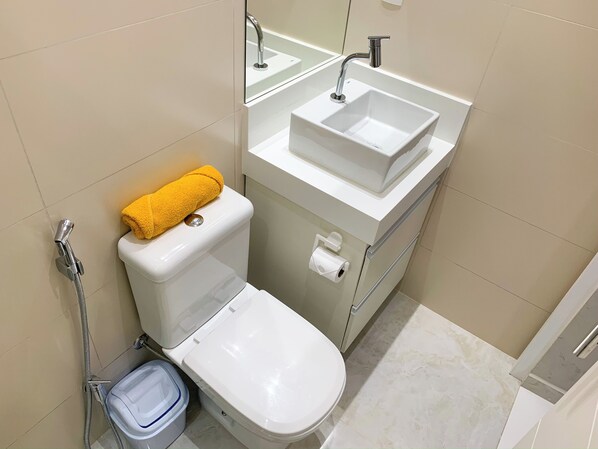 Bathroom - 6 Minutos Da Praia De Copacabana | Br1033 (Rio de Janeiro)