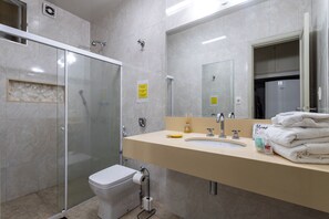 Bathroom - Estilo Em Copacabana | Próximo A Praia | Br403 (Rio de Janeiro)