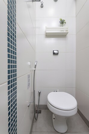 Bathroom - 3 Minutos Da Praia De Copacabana | Df219 (Rio de Janeiro)