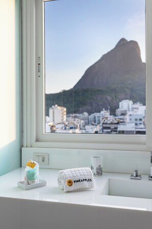 Bathroom - Belo No Leblon |Vista P/ Morro 2 Irmãos| Guc6 Zn1 (Rio de Janeiro)