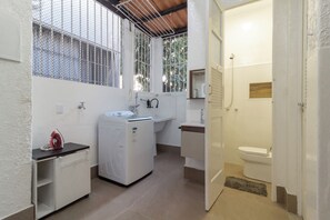 Bathroom - Sofisticado A Poucos Passos Da Lagoa | Sb301 (Rio de Janeiro)