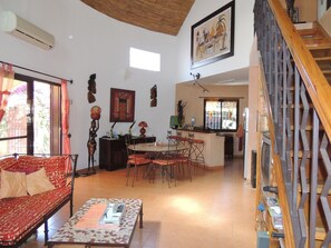 Interior - Villa pool, residence pools, beach, seaside, beach restaurant (Saly,Région de Thiès)