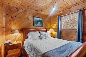 3 soverom, strykejern/-brett, wi-fi og sengetøy