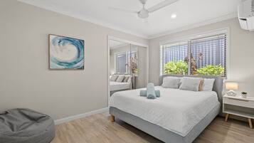 4 bedrooms, desk, iron/ironing board, free WiFi