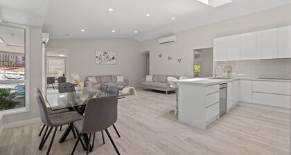 Modern Family Home – Saltwater Pool, Near Robina