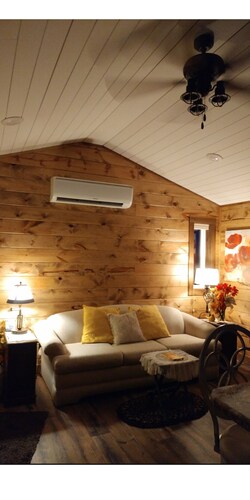 Brilliant cabin with AC near Huron, we call this Minny, its a mini Manson.