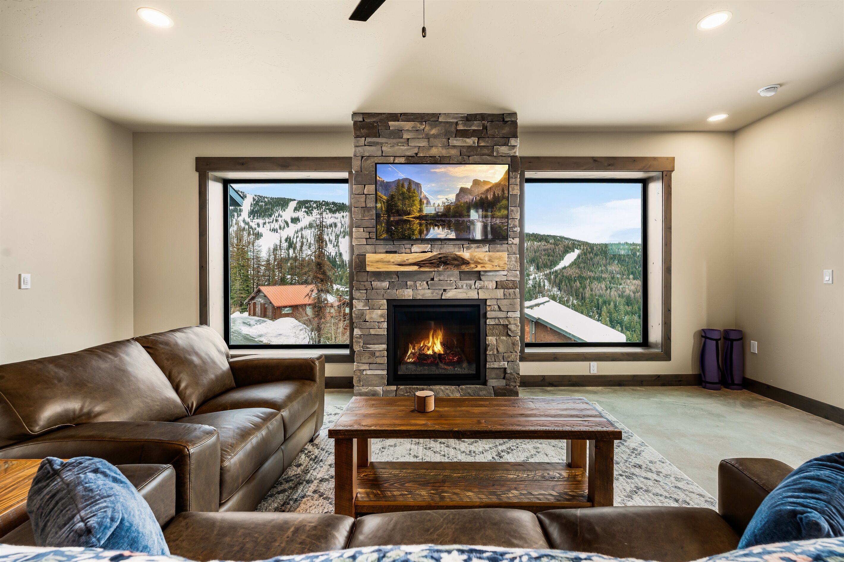 Smart-tv en een open haard