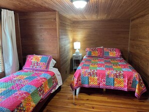 4 bedrooms, free WiFi, bed sheets