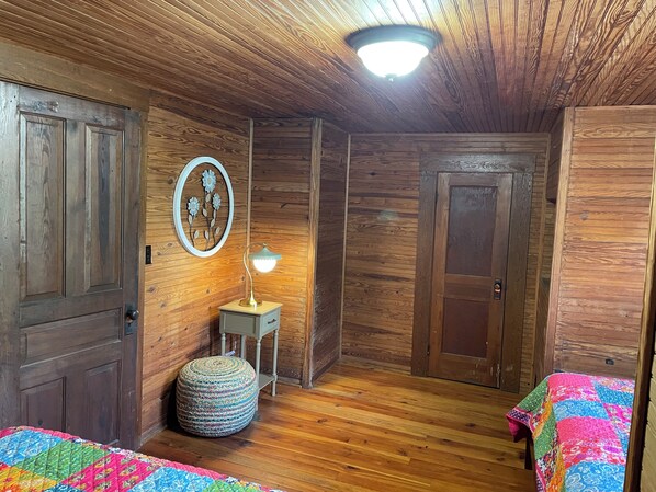 4 bedrooms, free WiFi, bed sheets