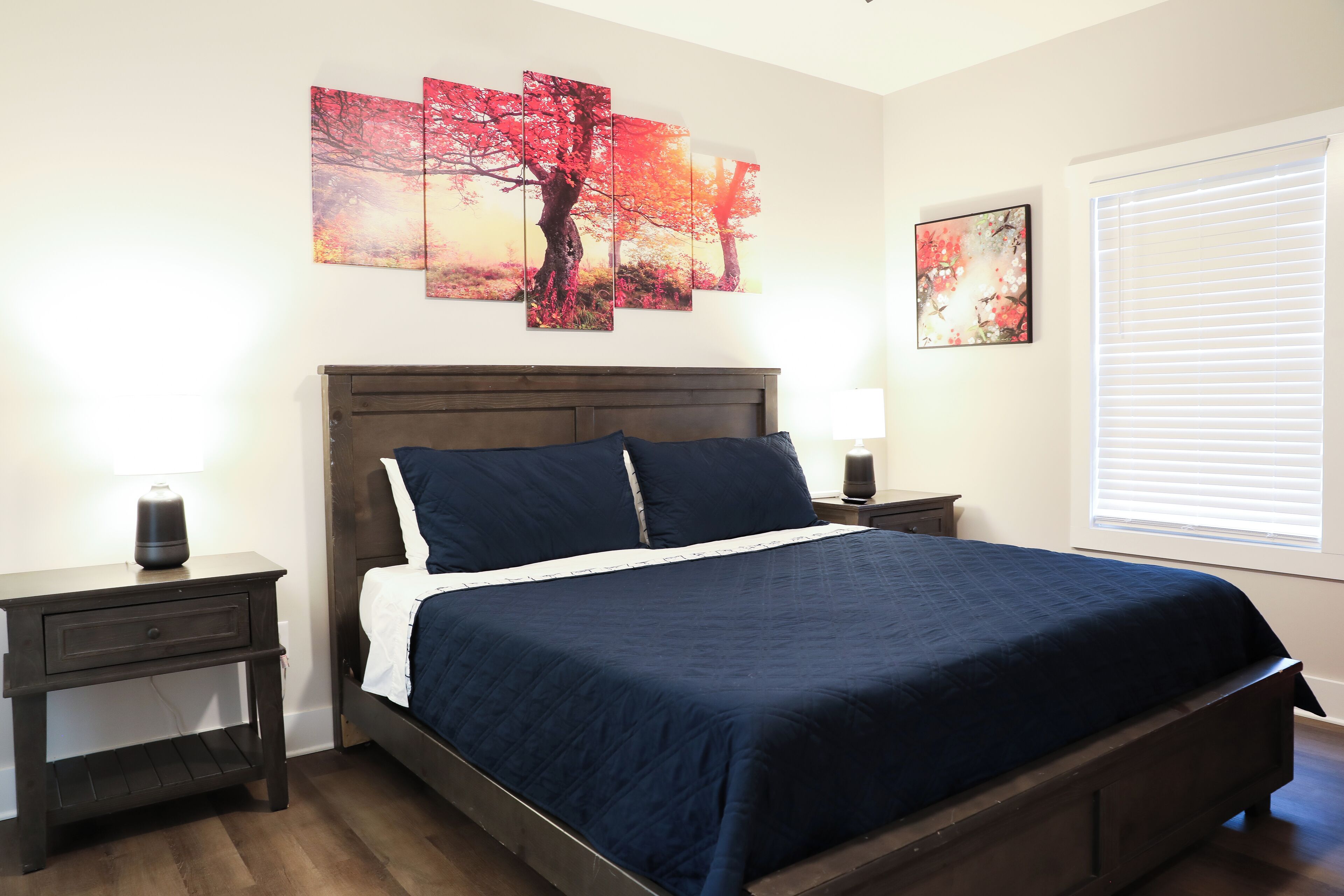 2 多间卧室、免费 WiFi、床单